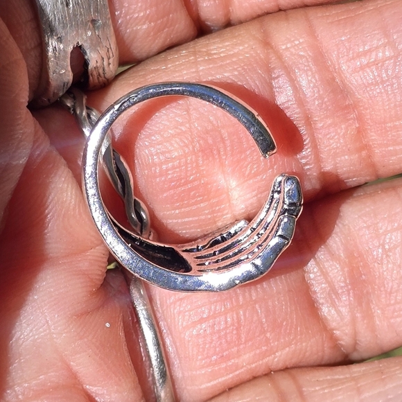 Skeleton hand wrap bypass ring stamped 925 sterling plated - Picture 16 of 16